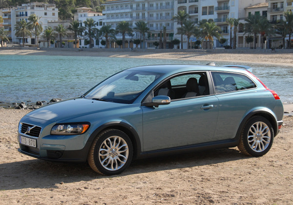 volvo_c30_1.jpg